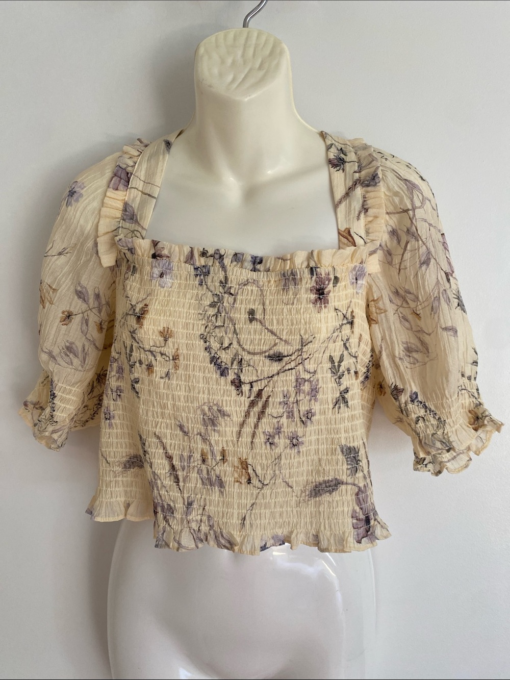 H&M Cream & lilac Floral Smocked Square-Neck Crop Topw w puff sleeves Sze Large